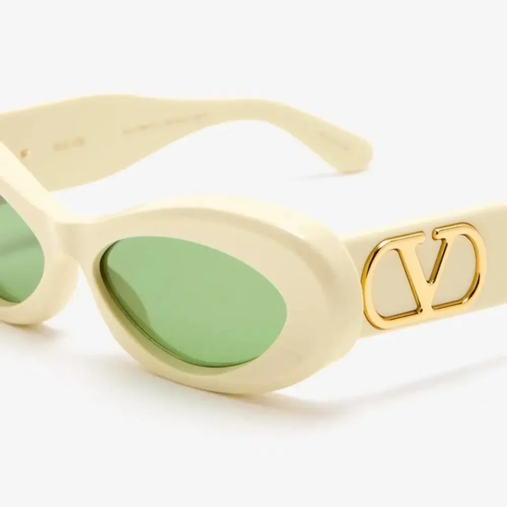 New! Valentino Ivory Sunglasses with green lenses, VLS 178B, Authentic